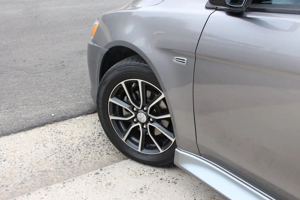 2017 Mitsubishi Lancer 10th Gen - Image 6 of 20