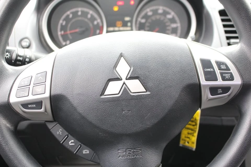 2017 Mitsubishi Lancer 10th Gen - Image 13 of 20