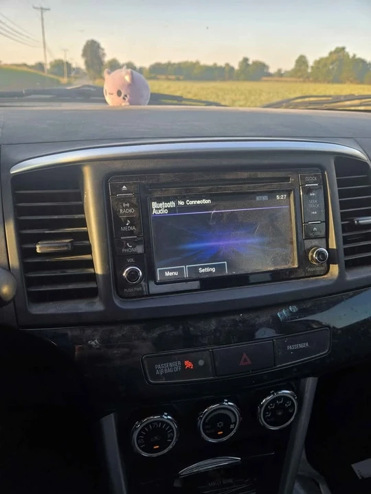 2017 Mitsubishi Lancer 10th Gen - Image 8 of 9