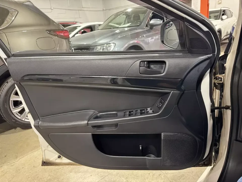 2017 Mitsubishi Lancer 10th Gen - Image 18 of 19
