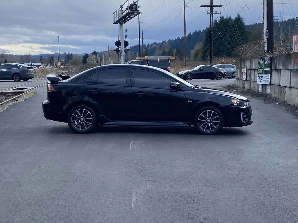 2017 Mitsubishi Lancer 10th Gen - Image 8 of 17