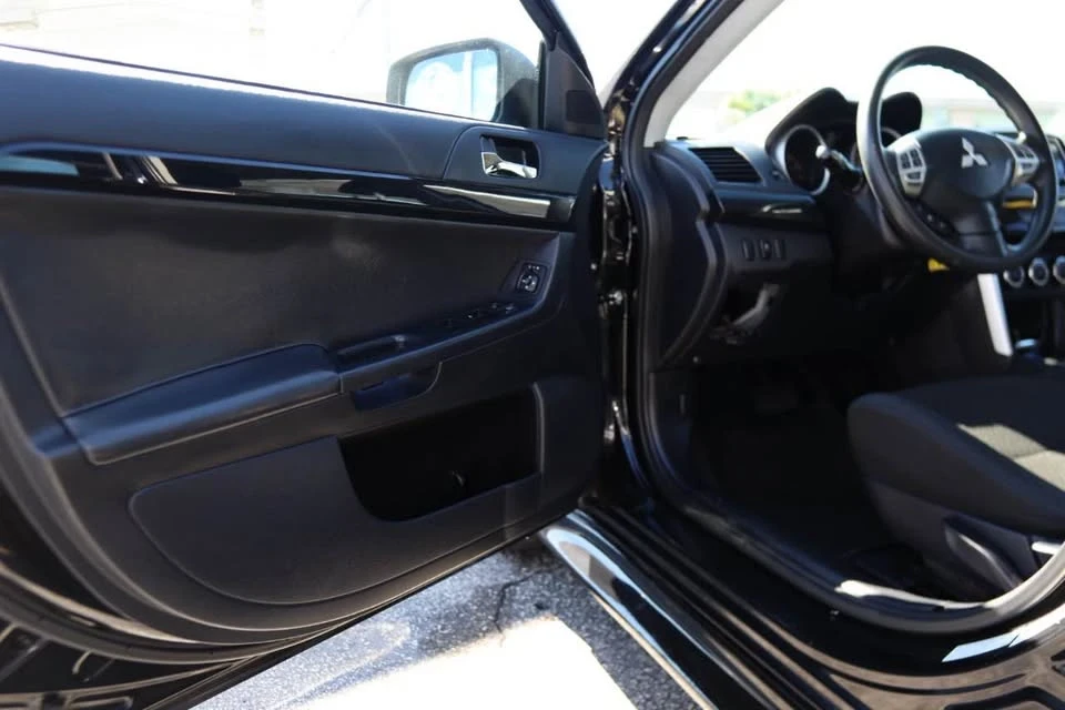 2017 Mitsubishi Lancer 10th Gen - Image 6 of 8