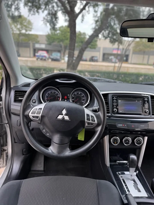 2017 Mitsubishi Lancer 10th Gen - Image 18 of 19