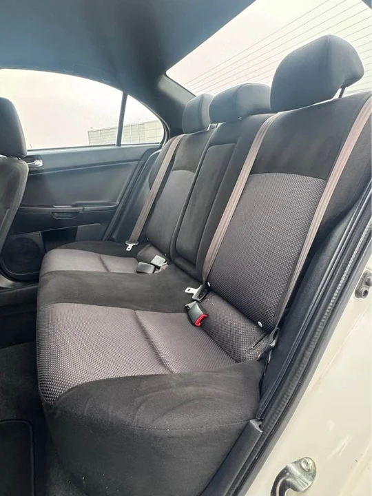 2017 Mitsubishi Lancer 10th Gen - Image 4 of 10