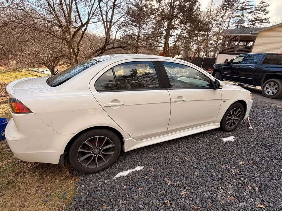 2017 Mitsubishi Lancer 10th Gen - Image 4 of 4