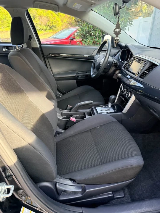 2017 Mitsubishi Lancer 10th Gen - Image 8 of 12