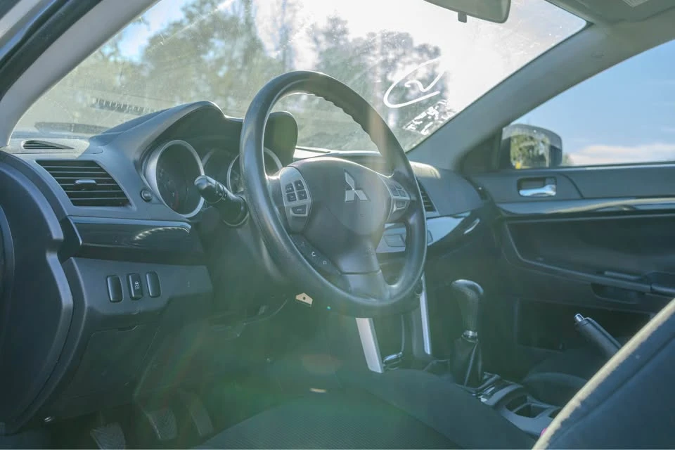 2017 Mitsubishi Lancer 10th Gen - Image 5 of 10