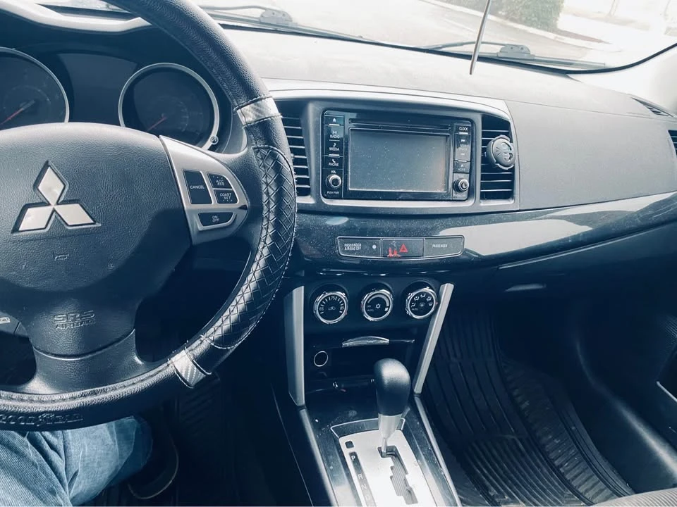 2017 Mitsubishi Lancer 10th Gen - Image 11 of 12