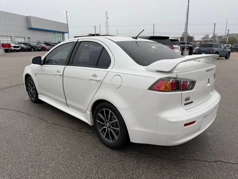 2017 Mitsubishi Lancer 10th Gen - Image 8 of 12