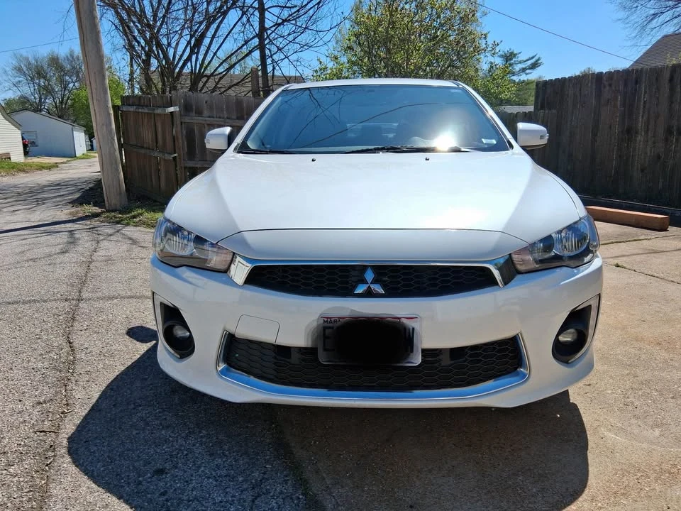 2017 Mitsubishi Lancer 10th Gen - Image 4 of 9