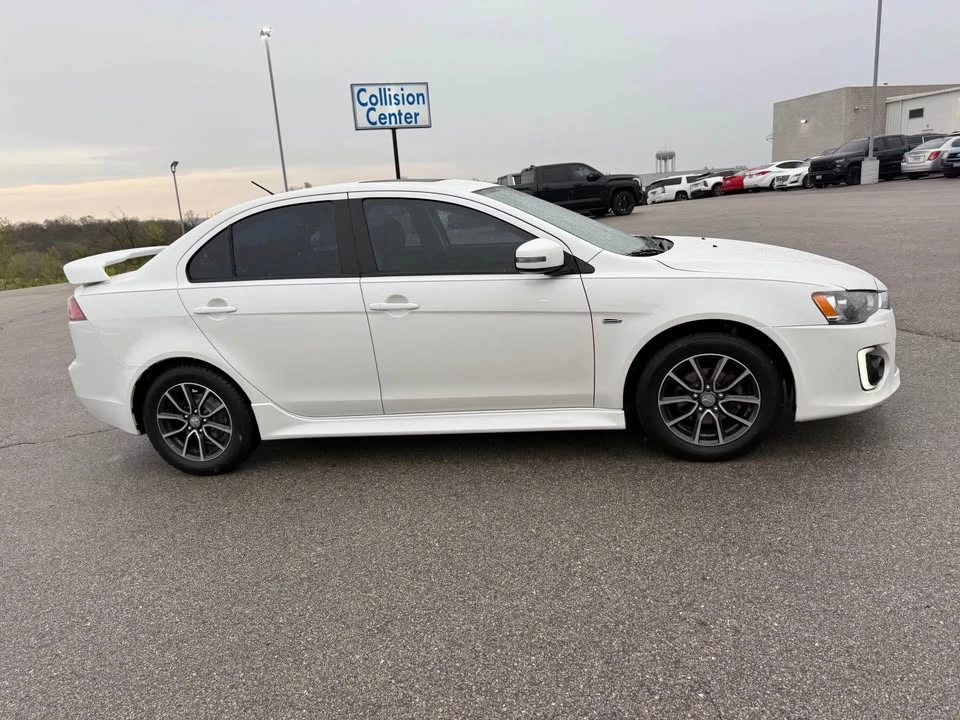 2017 Mitsubishi Lancer 10th Gen - Image 5 of 12
