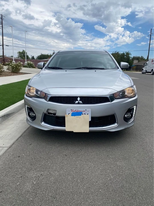 2017 Mitsubishi Lancer 10th Gen - Image 5 of 10