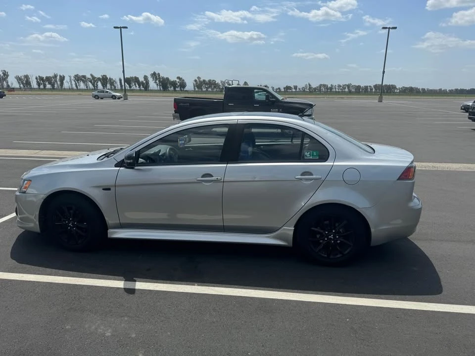 2017 Mitsubishi Lancer 10th Gen - Image 5 of 12