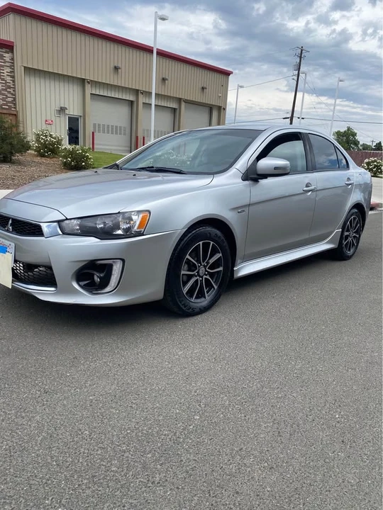 2017 Mitsubishi Lancer 10th Gen - Image 4 of 10