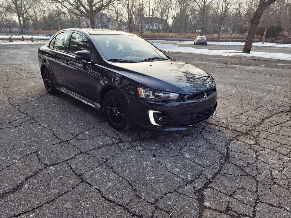 2017 Mitsubishi Lancer 10th Gen - Image 4 of 18