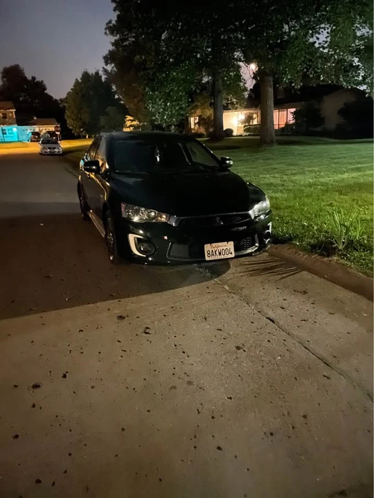 2017 Mitsubishi Lancer 10th Gen - Image 8 of 9