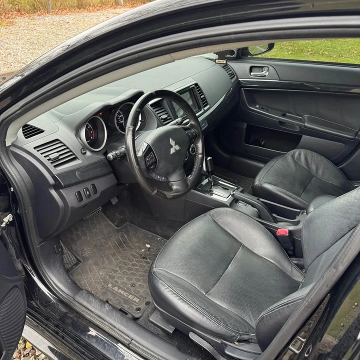 2017 Mitsubishi Lancer 10th Gen - Image 12 of 19