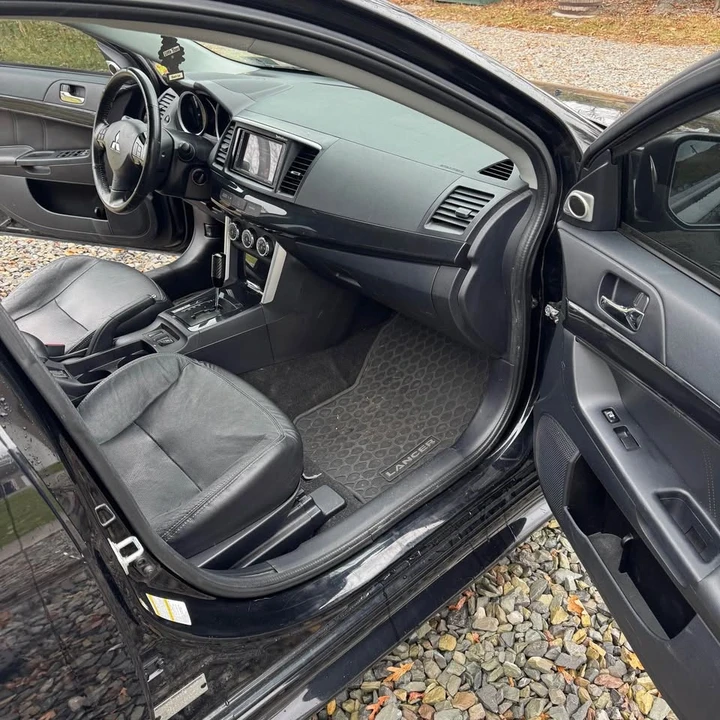 2017 Mitsubishi Lancer 10th Gen - Image 13 of 19