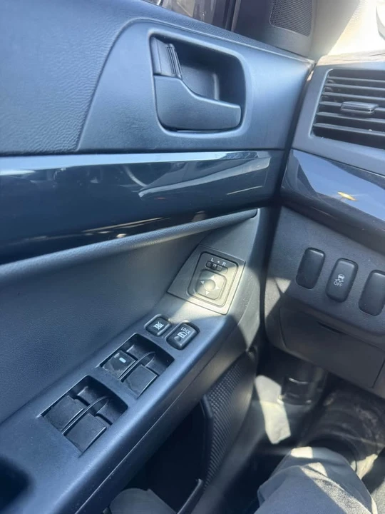 2017 Mitsubishi Lancer 10th Gen - Image 8 of 13