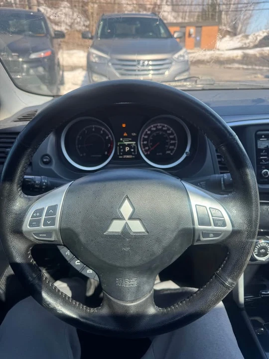 2017 Mitsubishi Lancer 10th Gen - Image 12 of 13