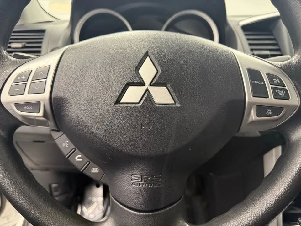 2017 Mitsubishi Lancer 10th Gen - Image 14 of 17