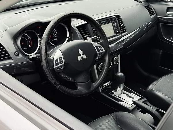2017 Mitsubishi Lancer 10th Gen - Image 14 of 19