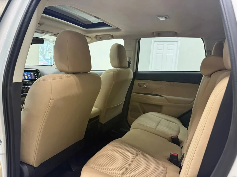 2017 Mitsubishi Outlander - Image 12 of 20