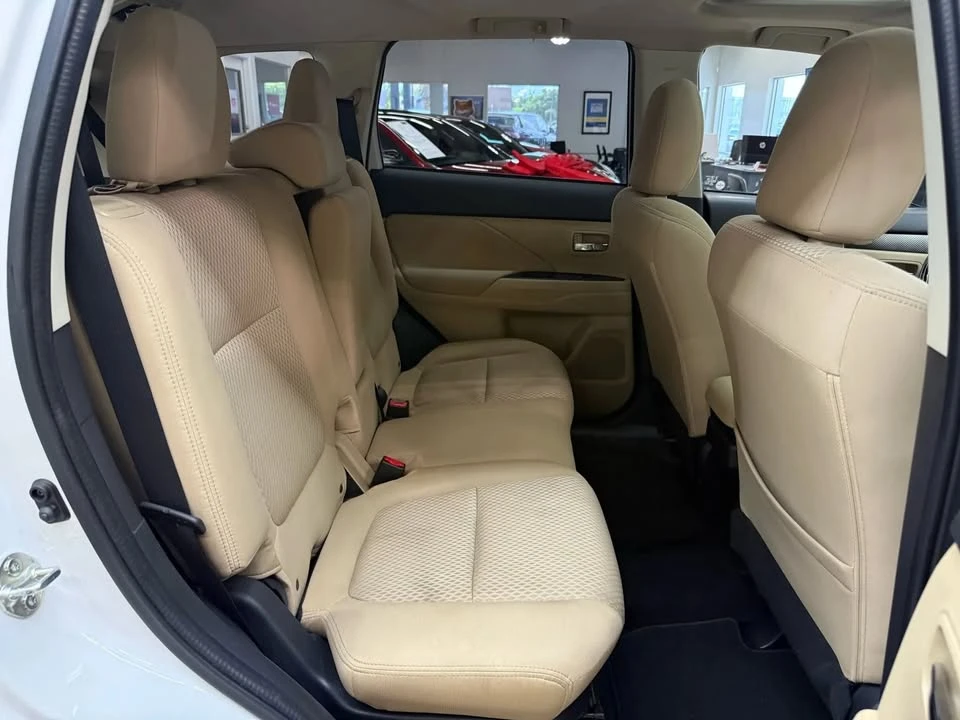 2017 Mitsubishi Outlander - Image 14 of 20