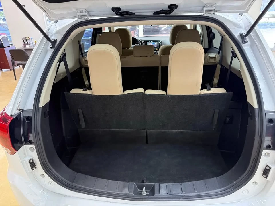 2017 Mitsubishi Outlander - Image 20 of 20