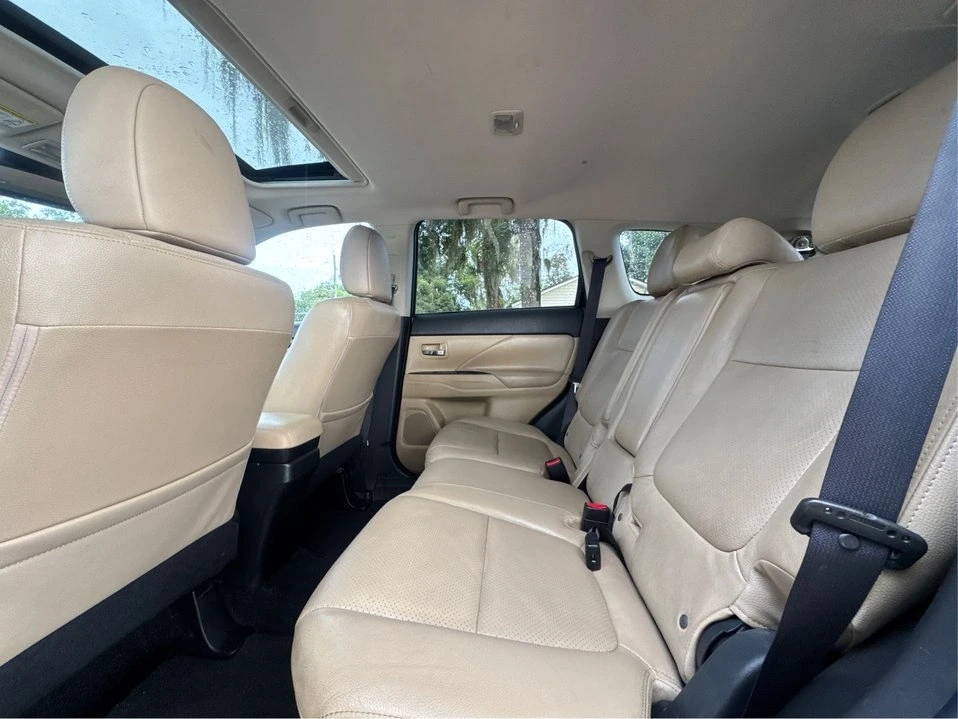2017 Mitsubishi Outlander - Image 10 of 20
