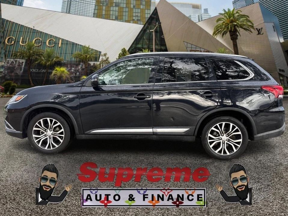 2017 Mitsubishi Outlander - Image 2 of 20