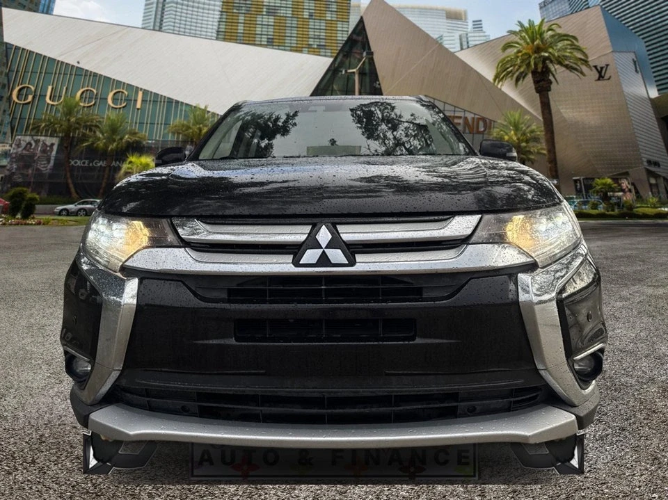 2017 Mitsubishi Outlander - Image 8 of 20