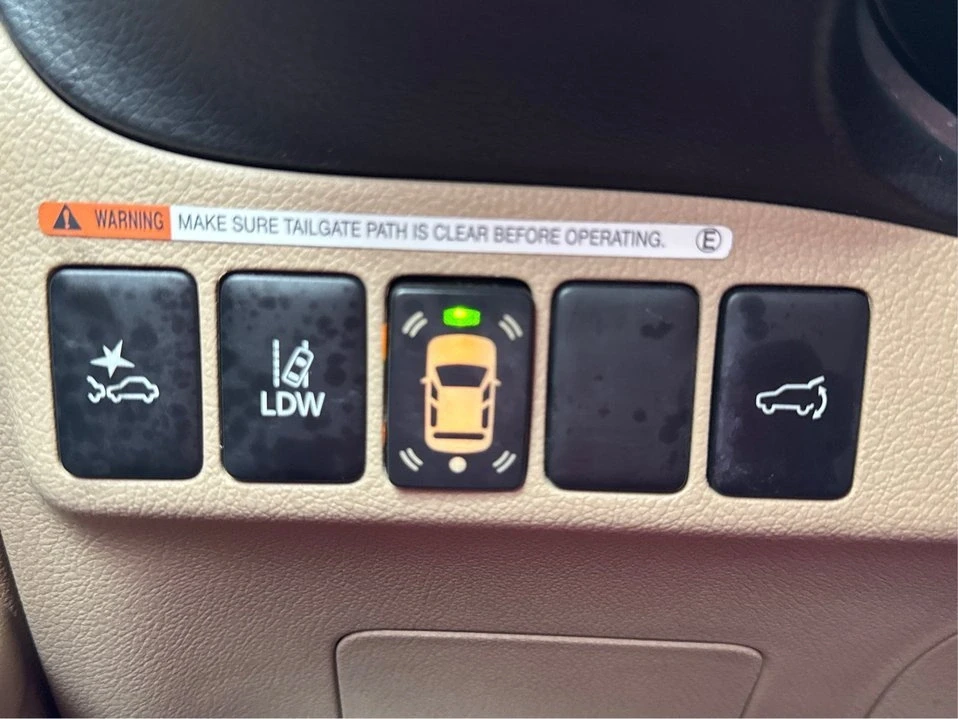 2017 Mitsubishi Outlander - Image 18 of 20
