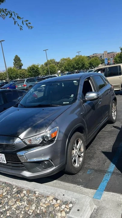 2017 Mitsubishi Outlander - Image 6 of 8