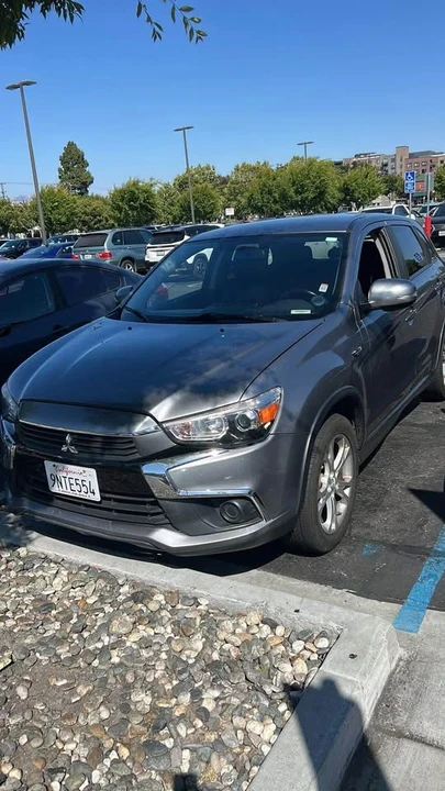 2017 Mitsubishi Outlander - Image 3 of 8