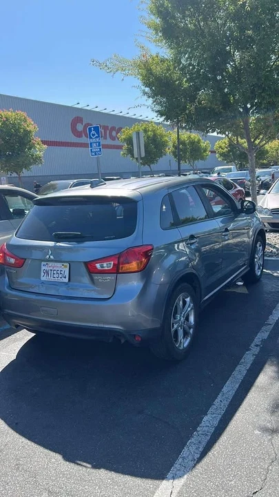 2017 Mitsubishi Outlander - Image 4 of 8