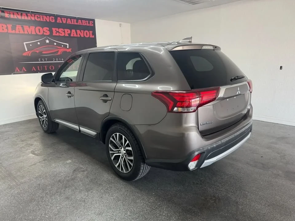 2017 Mitsubishi Outlander - Image 5 of 17