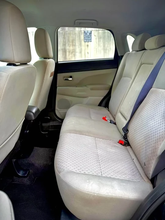 2017 Mitsubishi Outlander - Image 10 of 12