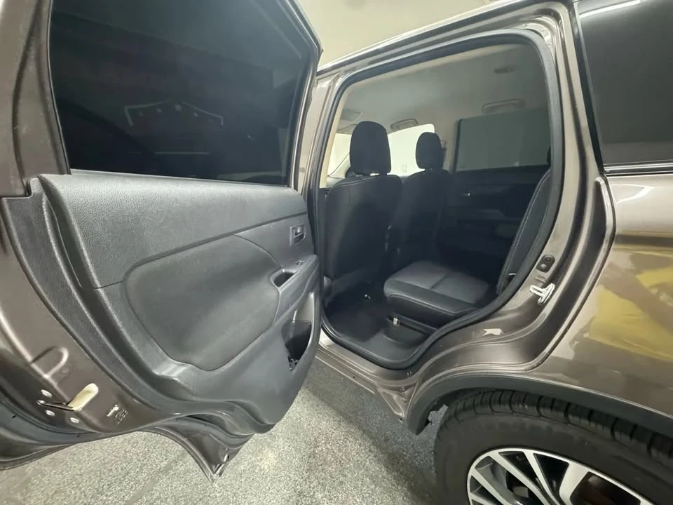 2017 Mitsubishi Outlander - Image 12 of 17