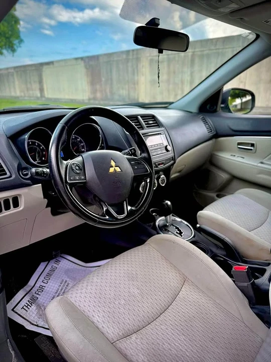 2017 Mitsubishi Outlander - Image 11 of 12