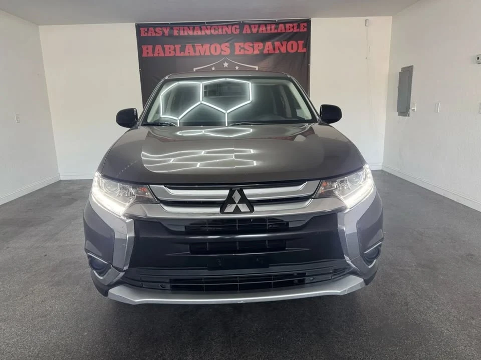 2017 Mitsubishi Outlander - Image 3 of 17