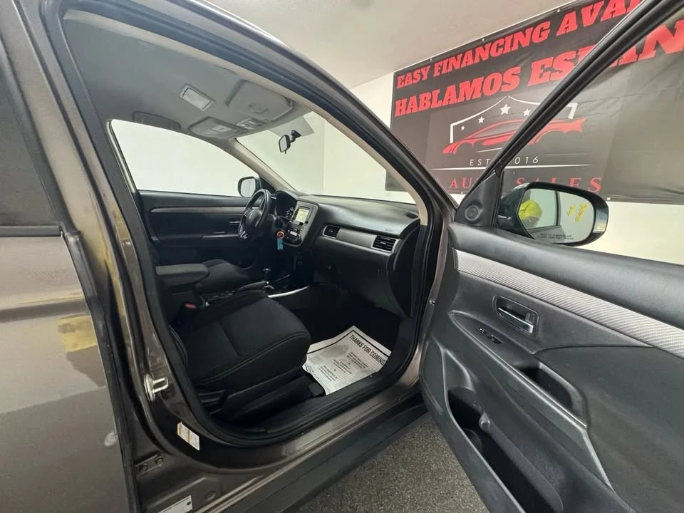 2017 Mitsubishi Outlander - Image 14 of 17