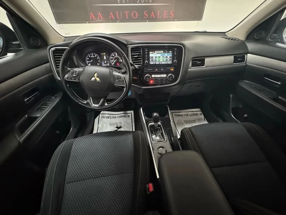2017 Mitsubishi Outlander - Image 8 of 17