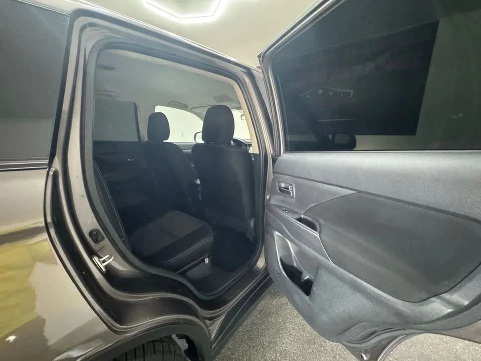 2017 Mitsubishi Outlander - Image 16 of 17