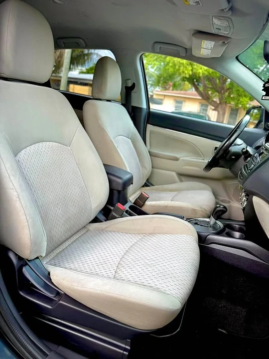 2017 Mitsubishi Outlander - Image 6 of 12