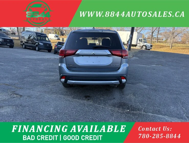 2017 Mitsubishi Outlander - Image 3 of 15