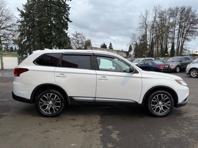 2017 Mitsubishi Outlander - Image 6 of 16