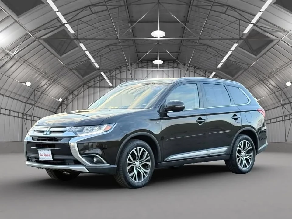 2017 Mitsubishi Outlander - Image 3 of 20