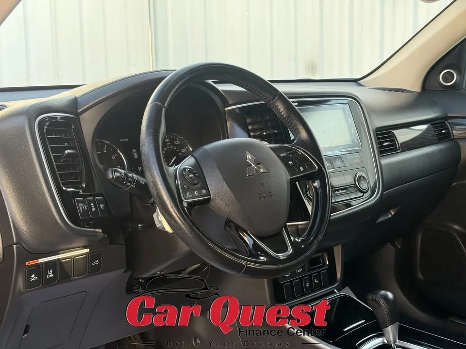 2017 Mitsubishi Outlander - Image 10 of 20