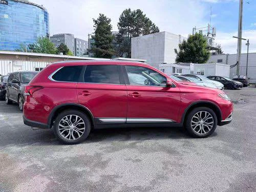 2017 Mitsubishi Outlander - Image 3 of 12